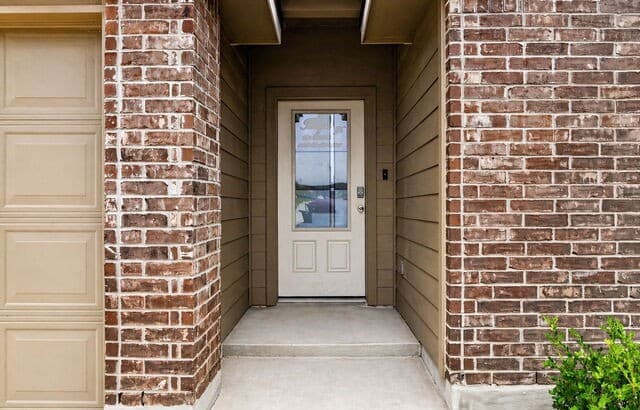 3-bedroom rental at 13422 Whisper Bend in San Antonio, TX — photo 5
