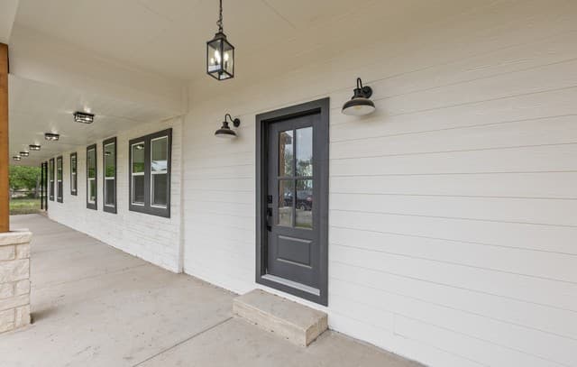 4-bedroom rental at 13515 Quintana Rd in Von Ormy, TX — photo 4