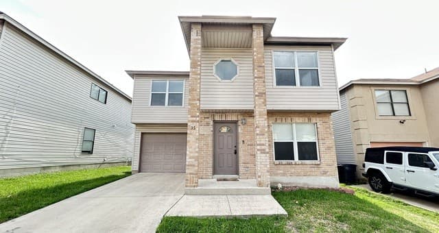 3-bedroom rental at 35 Caswell Cir in San Antonio, TX — photo 2