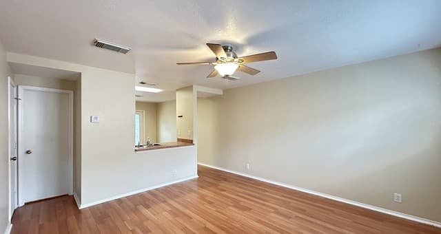3-bedroom rental at 35 Caswell Cir in San Antonio, TX — photo 3
