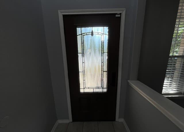 3-bedroom rental at 606 Campion Red in San Antonio, TX — photo 2