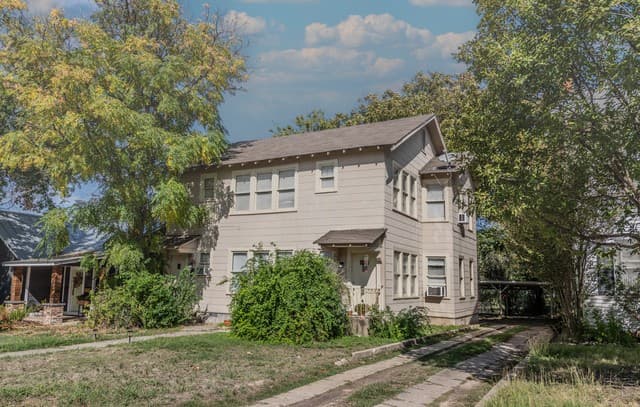 2-bedroom rental at 327 Eleanor Unit 1 in San Antonio TX