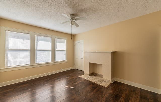 2-bedroom rental at 327 Eleanor Unit 1 in San Antonio, TX — photo 3
