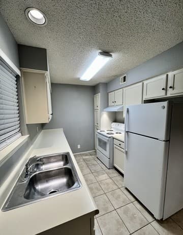 3-bedroom rental at 1514 Vista Norte in San Antonio, TX — photo 4