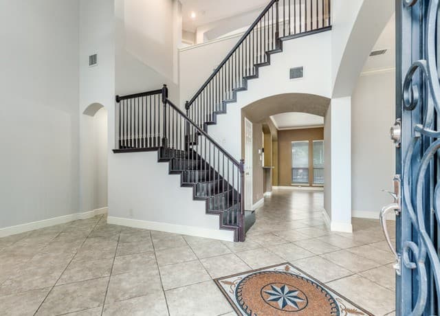 4-bedroom rental at 13526 Barsan in San Antonio, TX — photo 2