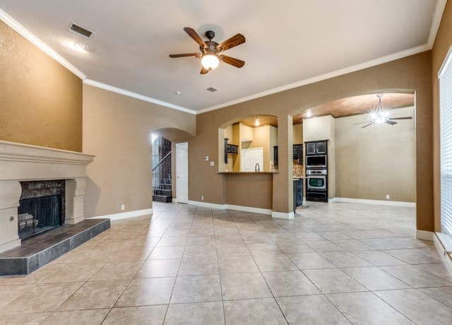 4-bedroom rental at 13526 Barsan in San Antonio, TX — photo 4
