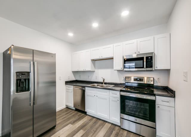 2-bedroom rental at 307 Tanglewood in San Antonio, TX — photo 4