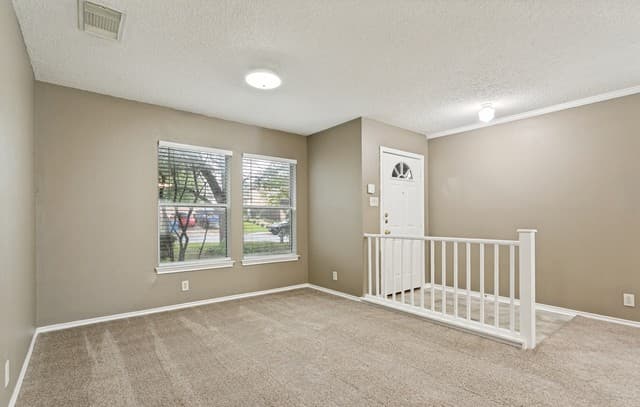 3-bedroom rental at 9203 Gambier in San Antonio, TX — photo 2