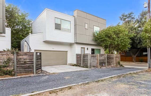 2-bedroom rental at 262 East Cevallos in San Antonio TX