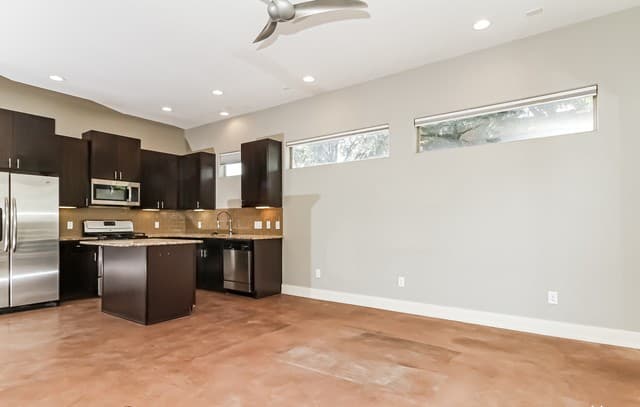 2-bedroom rental at 262 East Cevallos in San Antonio, TX — photo 4