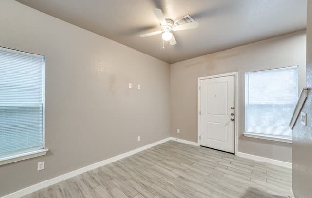 2-bedroom rental at 234 Gould St Unit 102 in San Antonio, TX — photo 4