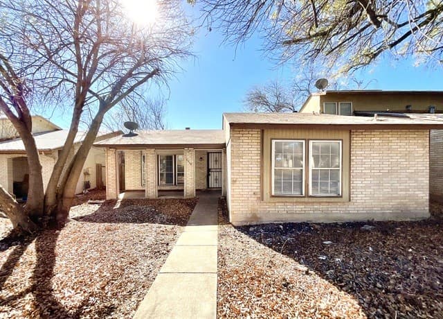 3-bedroom rental at 6918 Stockport in San Antonio TX