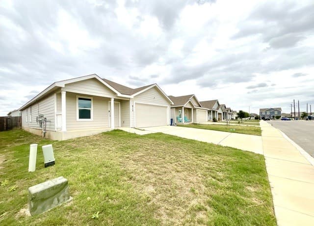4-bedroom rental at 615 Bean Bend in San Antonio, TX — photo 4