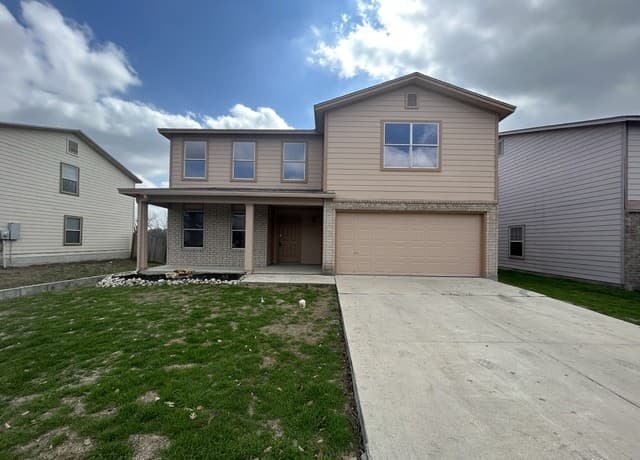 4-bedroom rental at 201 Gatewood Falls in Cibolo, TX — photo 3