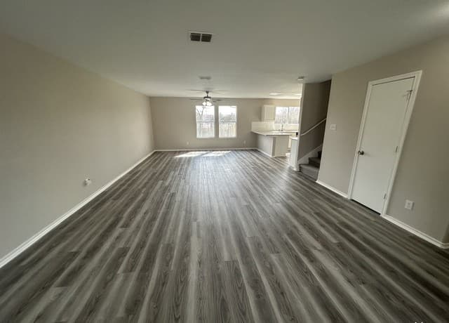 4-bedroom rental at 201 Gatewood Falls in Cibolo, TX — photo 4