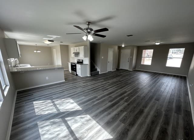 4-bedroom rental at 201 Gatewood Falls in Cibolo, TX — photo 5