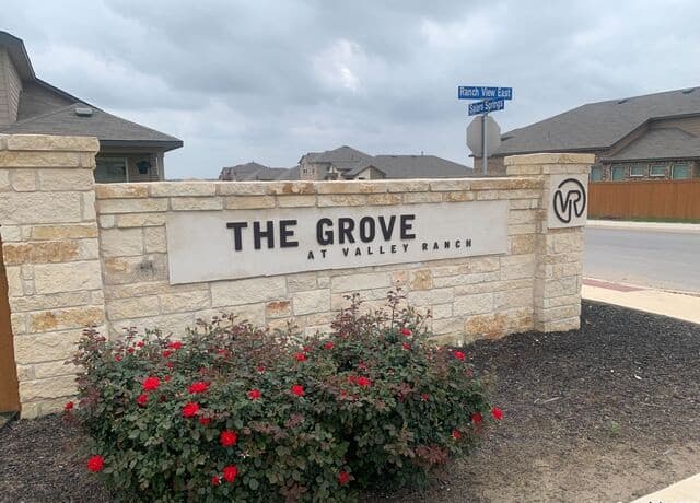 3-bedroom rental at 9643 Salers Springs in San Antonio, TX — photo 2