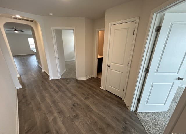 3-bedroom rental at 9643 Salers Springs in San Antonio, TX — photo 3