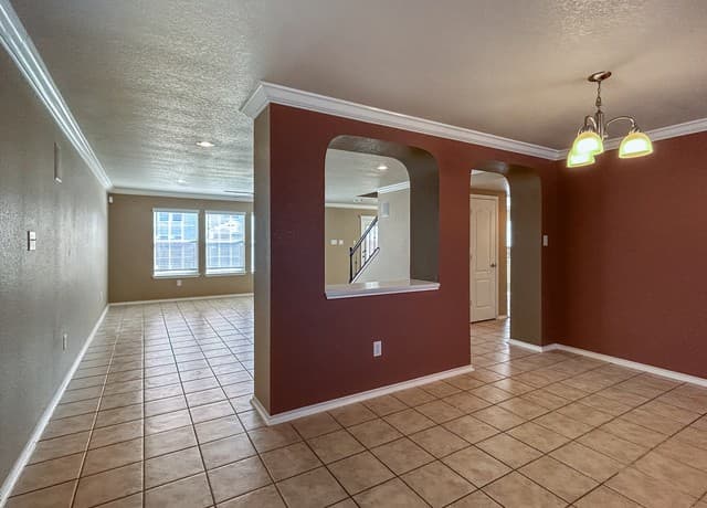 4-bedroom rental at 10204 Del Lago Ct in San Antonio, TX — photo 4