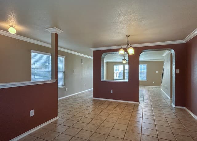 4-bedroom rental at 10204 Del Lago Ct in San Antonio, TX — photo 5