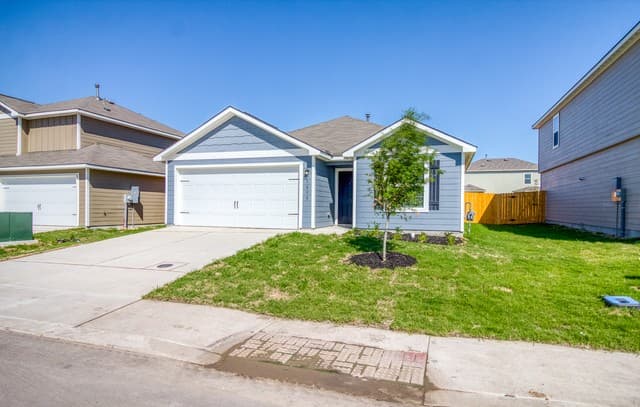 3-bedroom rental at 3055 Jackson Smt in Converse, TX — photo 2