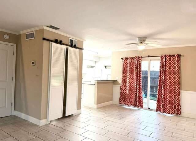 2-bedroom rental at 7322 Oak Manor in San Antonio, TX — photo 5
