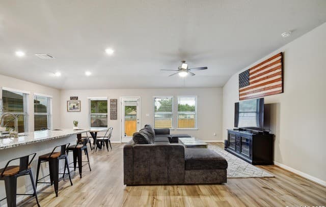 4-bedroom rental at 3053 Casillero in Schertz, TX — photo 3