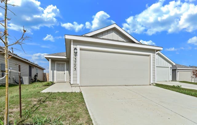 3-bedroom rental at 13723 Bucket Way in San Antonio TX
