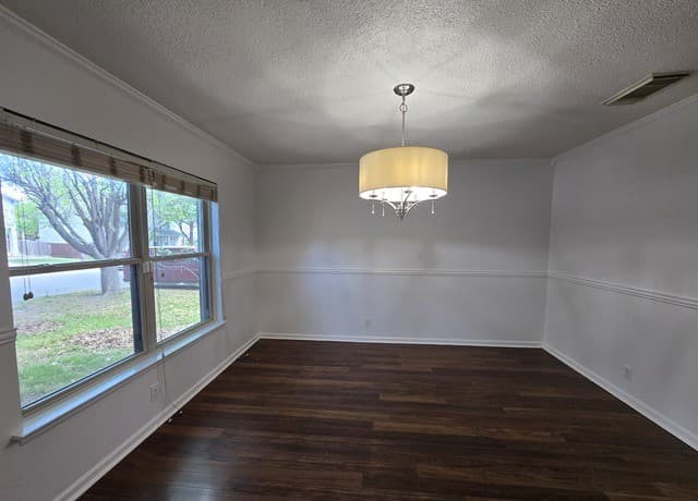 4-bedroom rental at 9139 Mirecourt in San Antonio, TX — photo 3
