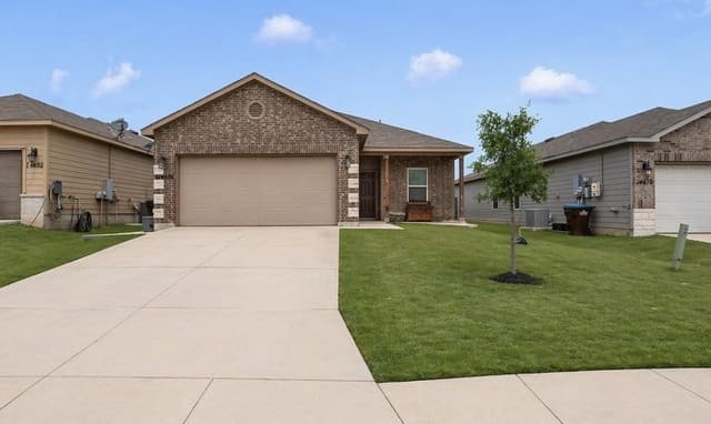 4-bedroom rental at 14606 Hackamore Way in Elmendorf TX