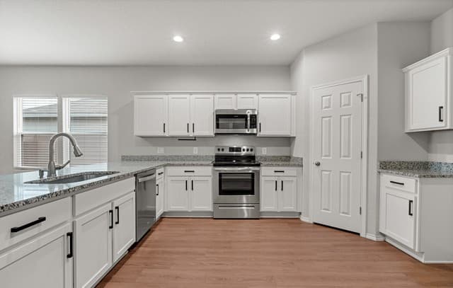 4-bedroom rental at 14606 Hackamore Way in Elmendorf, TX — photo 3