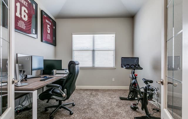 4-bedroom rental at 6114 Amber Rose in San Antonio, TX — photo 4