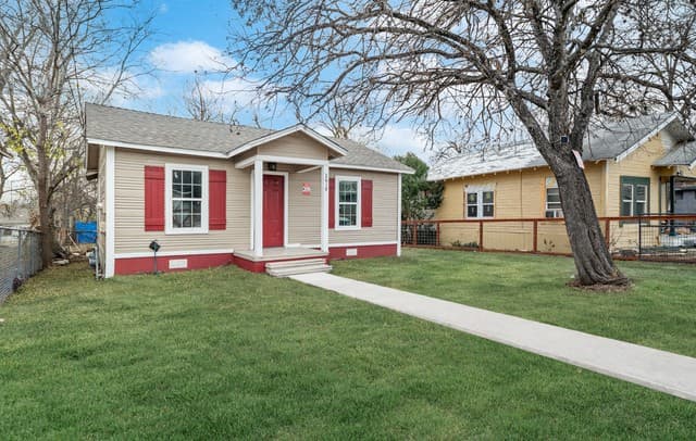 3-bedroom rental at 2619 E Houston in San Antonio TX