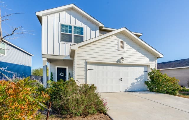 4-bedroom rental at 5628 Pearl Meadow in Converse, TX — photo 3