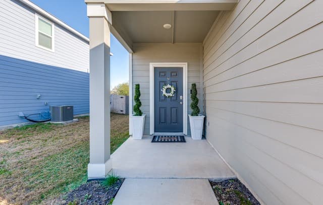 4-bedroom rental at 5628 Pearl Meadow in Converse, TX — photo 4