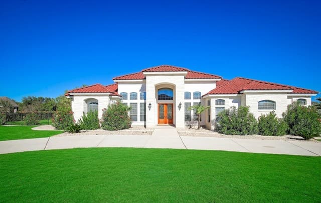 3-bedroom rental at 30901 Wood Bine Way in Fair Oaks Ranch TX