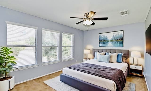 4-bedroom rental at 18534 Taylore Run in San Antonio, TX — photo 5