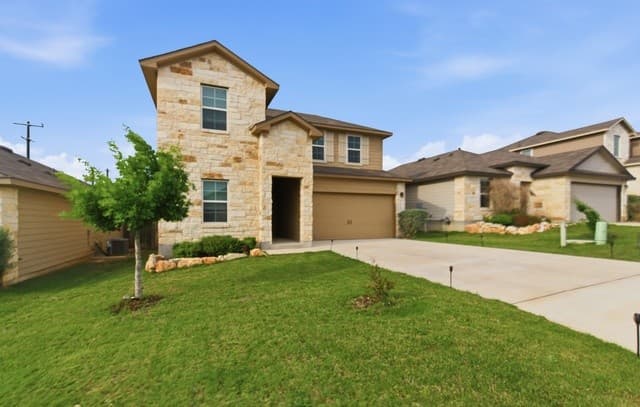 4-bedroom rental at 5515 Stormie Keep in San Antonio, TX — photo 2