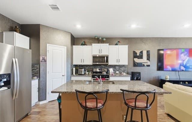4-bedroom rental at 5515 Stormie Keep in San Antonio, TX — photo 3