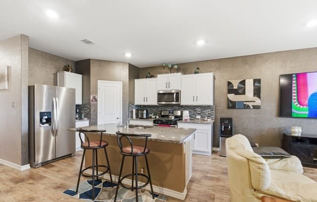 4-bedroom rental at 5515 Stormie Keep in San Antonio, TX — photo 4