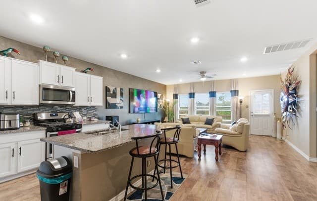 4-bedroom rental at 5515 Stormie Keep in San Antonio, TX — photo 5