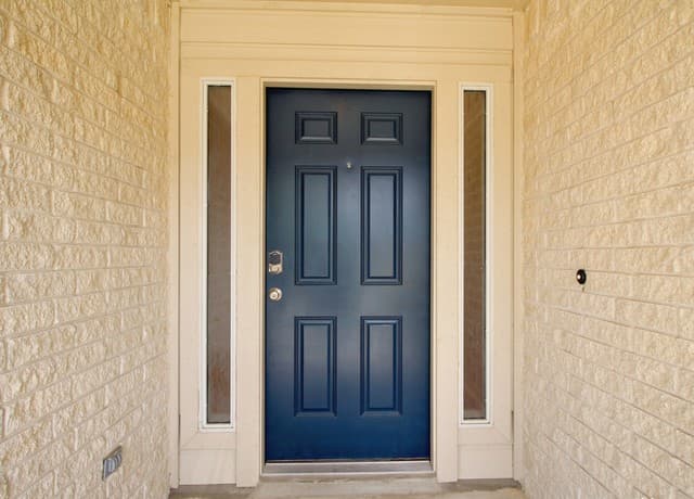 5-bedroom rental at 9627 Mediator Run in Converse, TX — photo 5