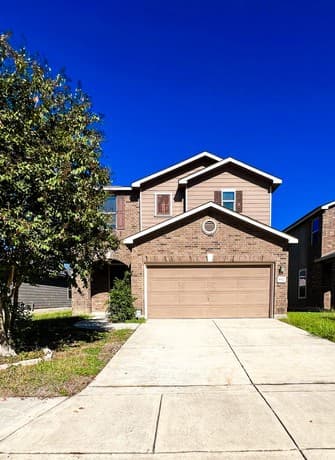 3-bedroom rental at 9927 Tampke Fls in San Antonio TX