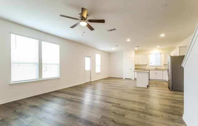 4-bedroom rental at 10407 Monte Carmel Pl in Converse, TX — photo 5