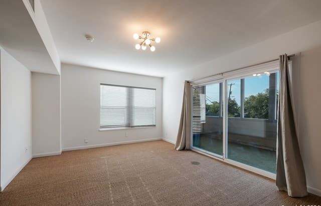 1-bedroom rental at 442 E Huisache Ave Unit D in San Antonio, TX — photo 3