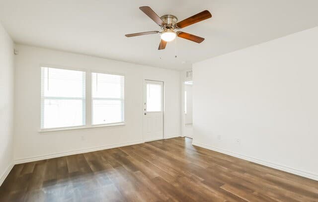 3-bedroom rental at 10323 Monte Carmel Pl in Converse, TX — photo 4