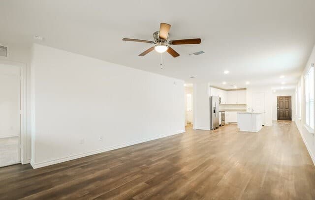 3-bedroom rental at 10323 Monte Carmel Pl in Converse, TX — photo 5