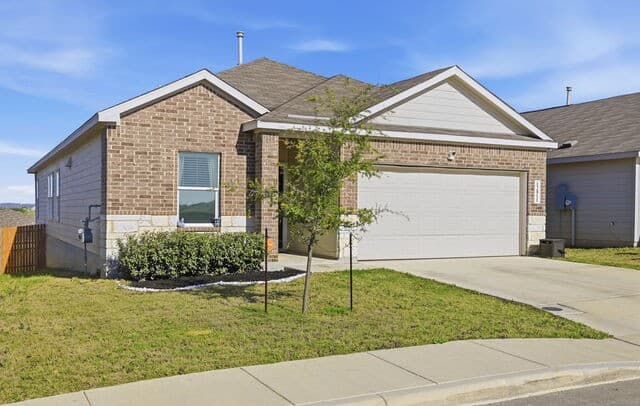 4-bedroom rental at 12811 Sage Turn in Converse, TX — photo 2