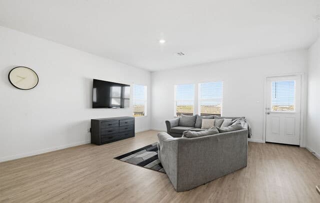 4-bedroom rental at 12811 Sage Turn in Converse, TX — photo 5