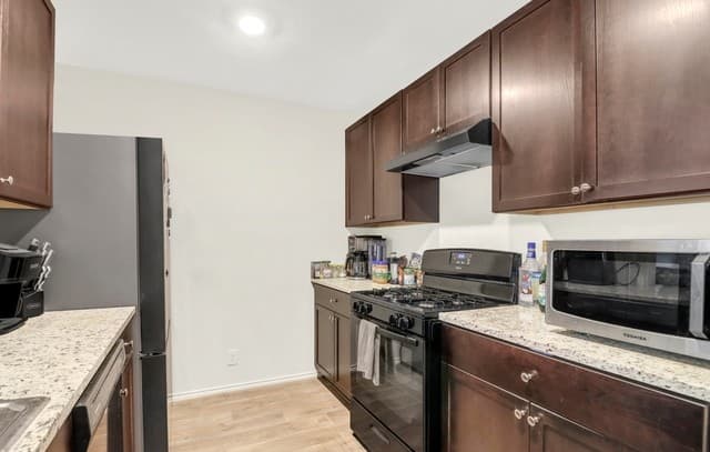 3-bedroom rental at 15327 Shortwing in San Antonio, TX — photo 4